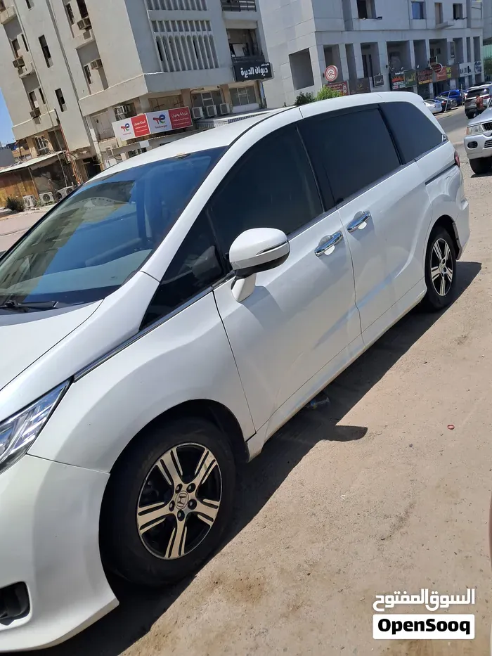 Honda Odyssey 2017 photo 3