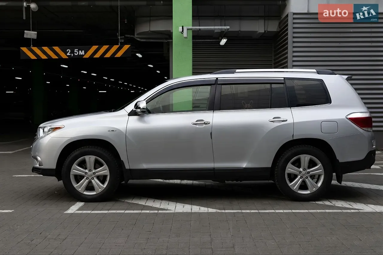 Toyota Highlander 2011 photo 2