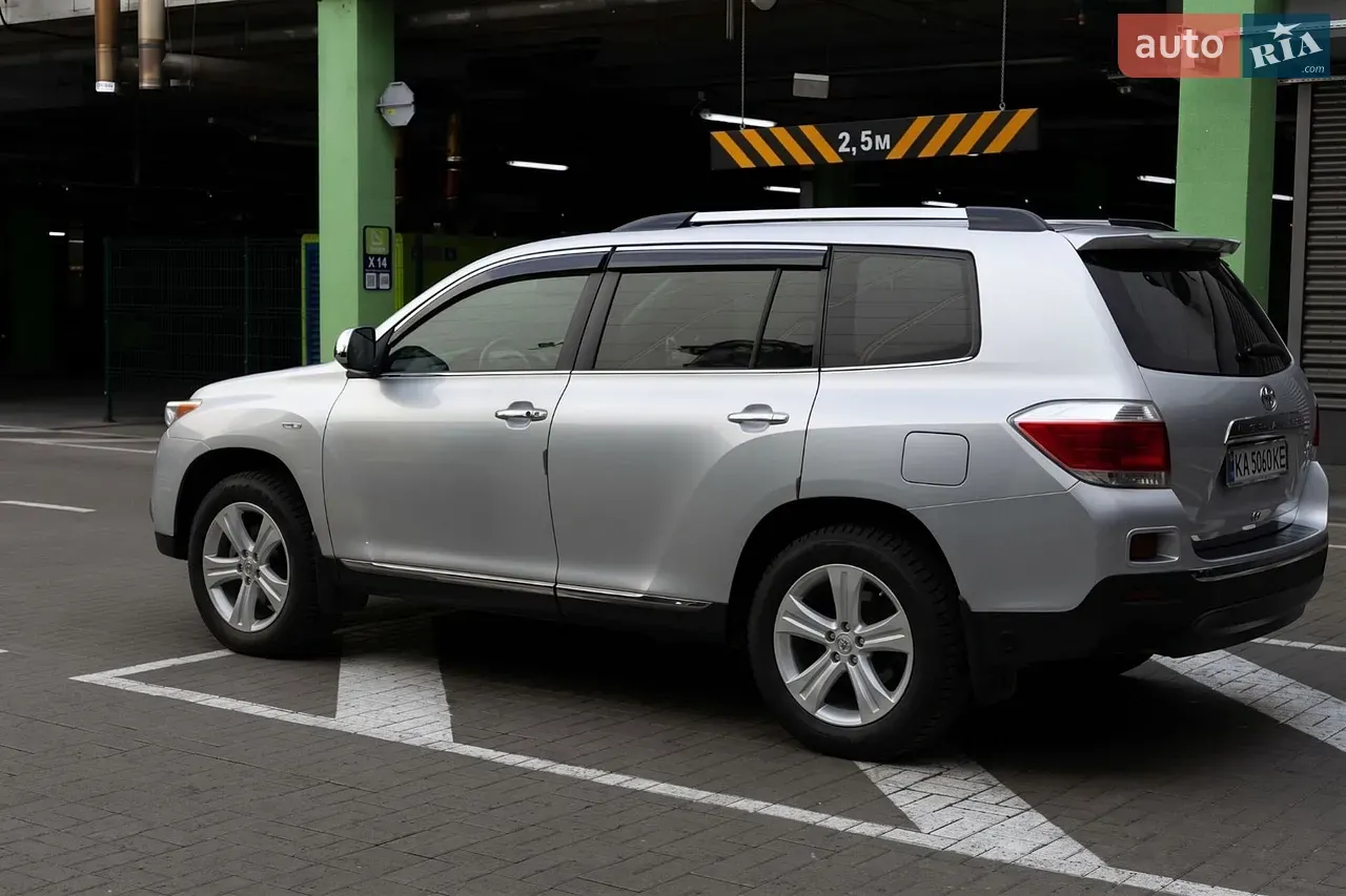 Toyota Highlander 2011 photo 3