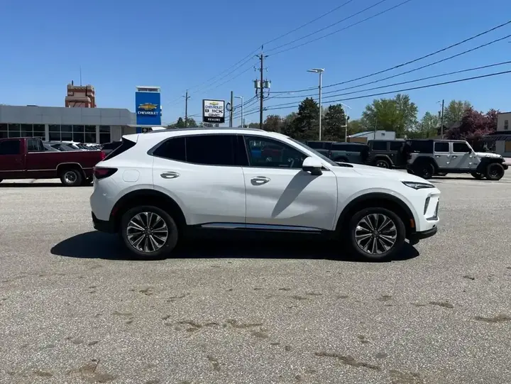 Buick Envision 2026 photo 4