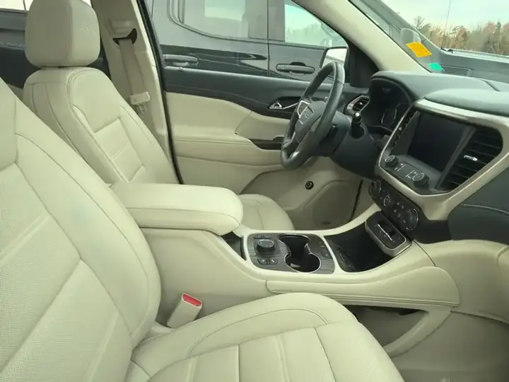 GMC Acadia 2023 photo 3