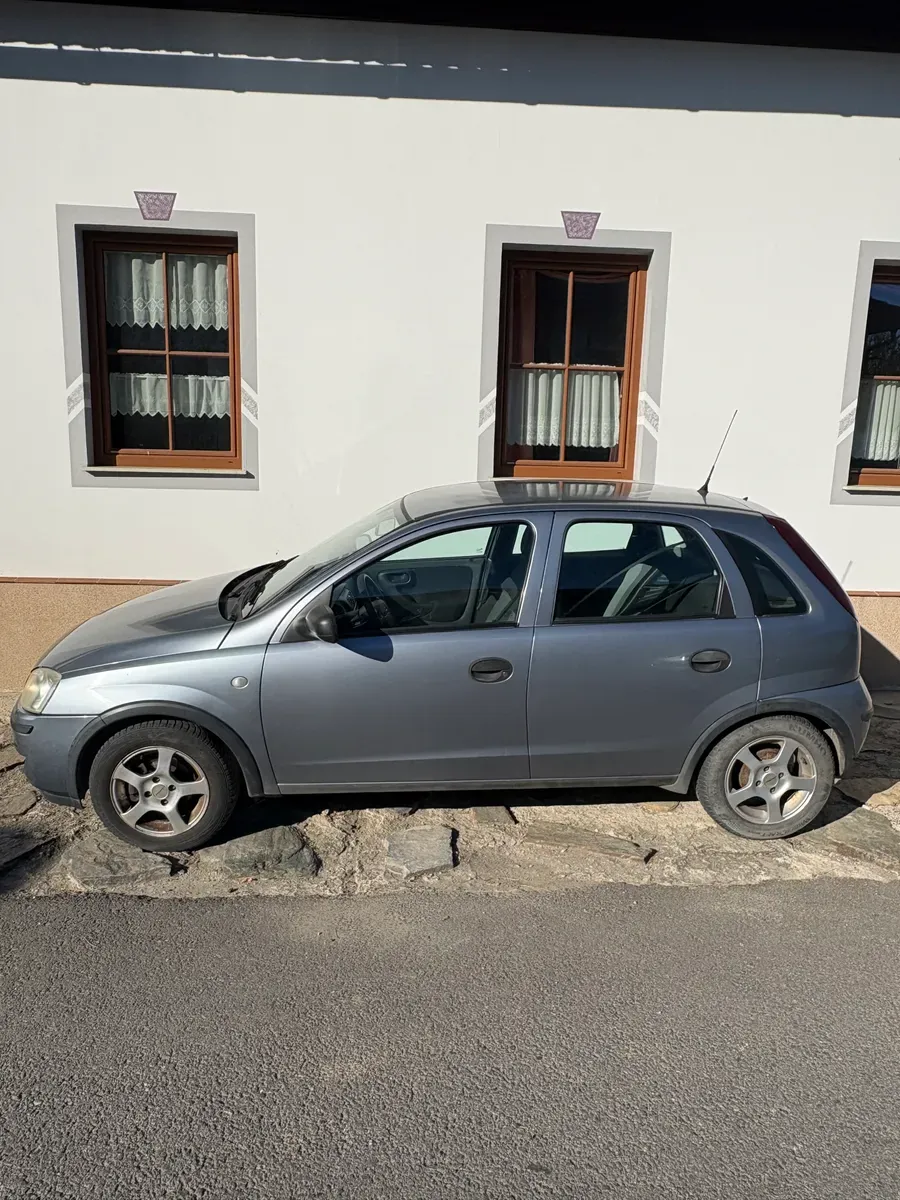 Opel Corsa 2005 photo 2