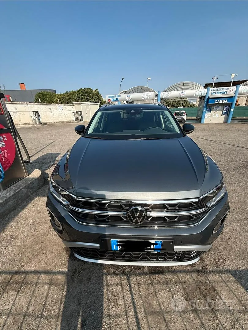 Volkswagen T-Roc 2023 photo 2