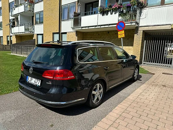 Volkswagen Passat 2012 photo 2