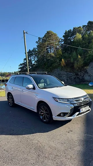 Mitsubishi Outlander 2017 photo 2