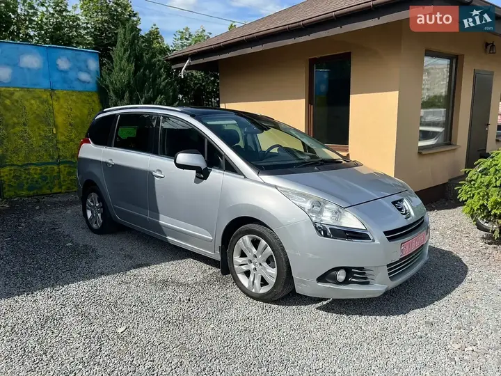 Peugeot 5008 2011 photo 2