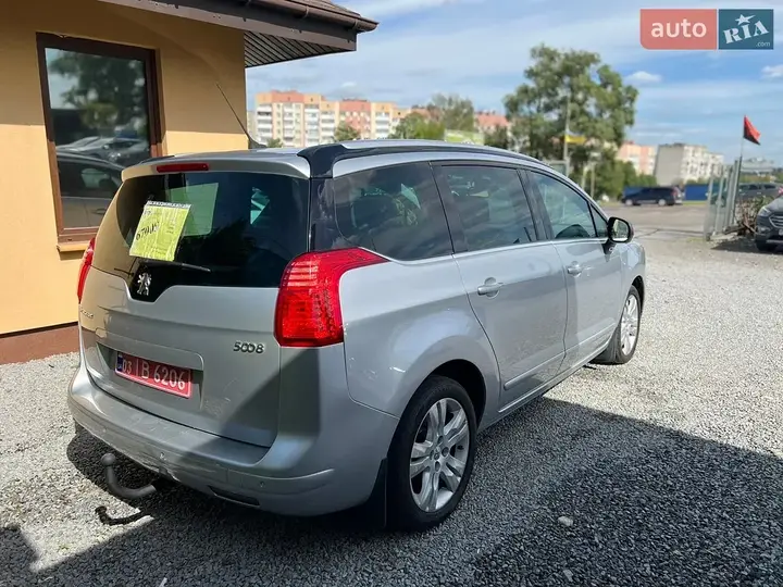 Peugeot 5008 2011 photo 5