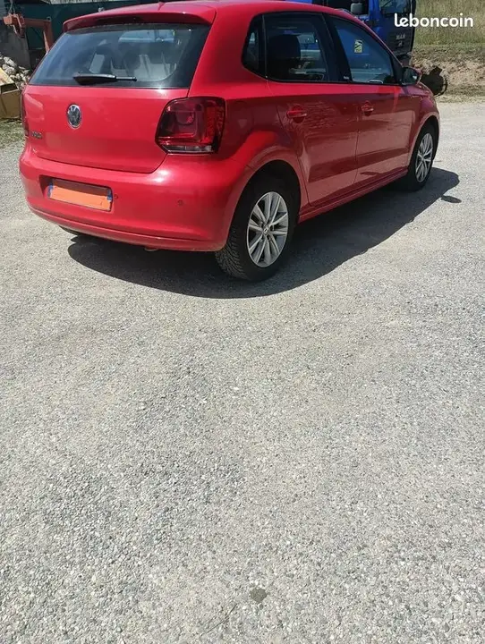 Volkswagen Polo 2011 photo 2