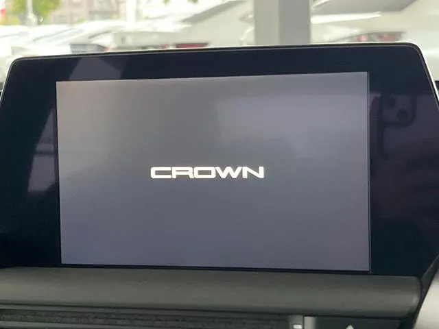 Toyota Crown 2019 photo 3
