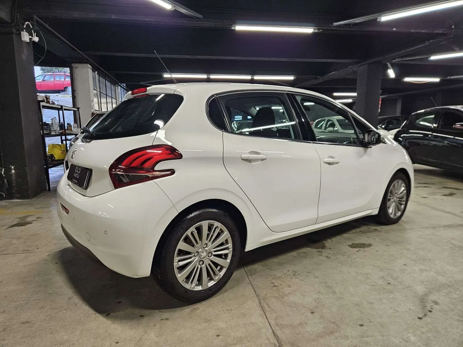 Peugeot 208 2019 photo 4