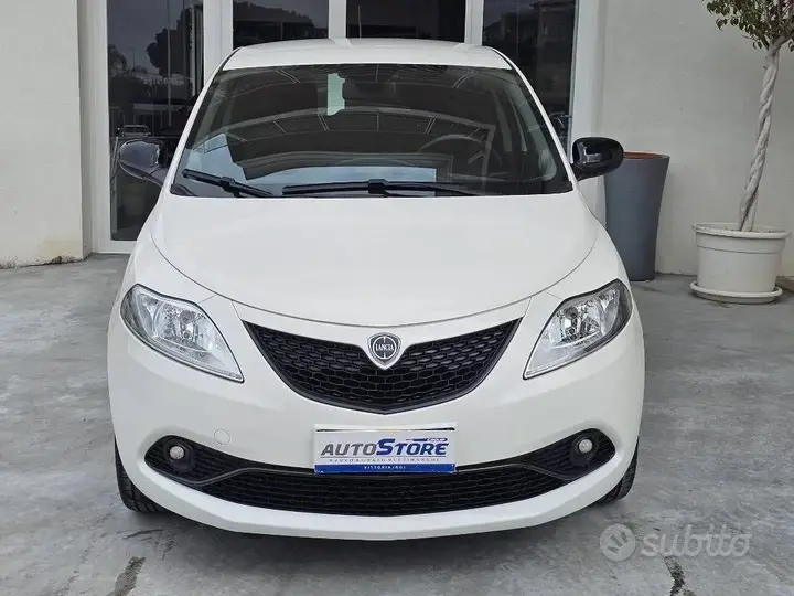 Lancia Ypsilon 2021 photo 2
