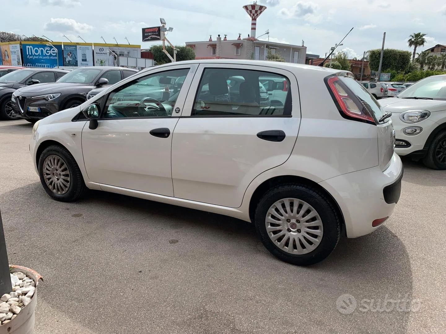 Fiat Punto Evo 2011 photo 2