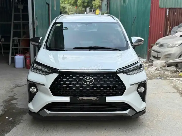 Toyota Veloz Cross