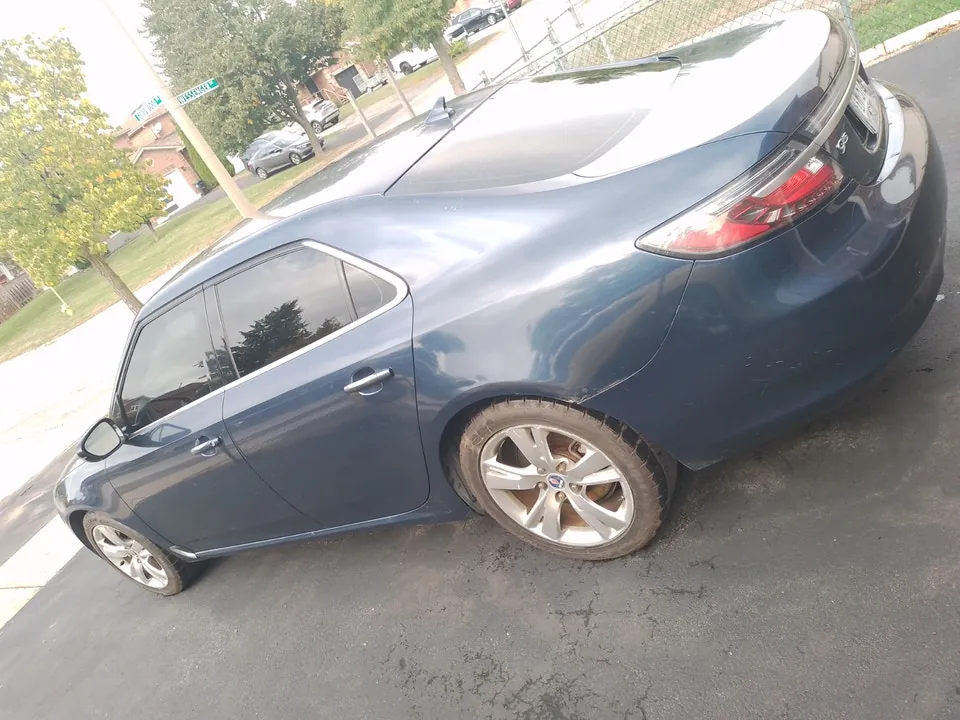 Saab 9-5 2011 photo 2