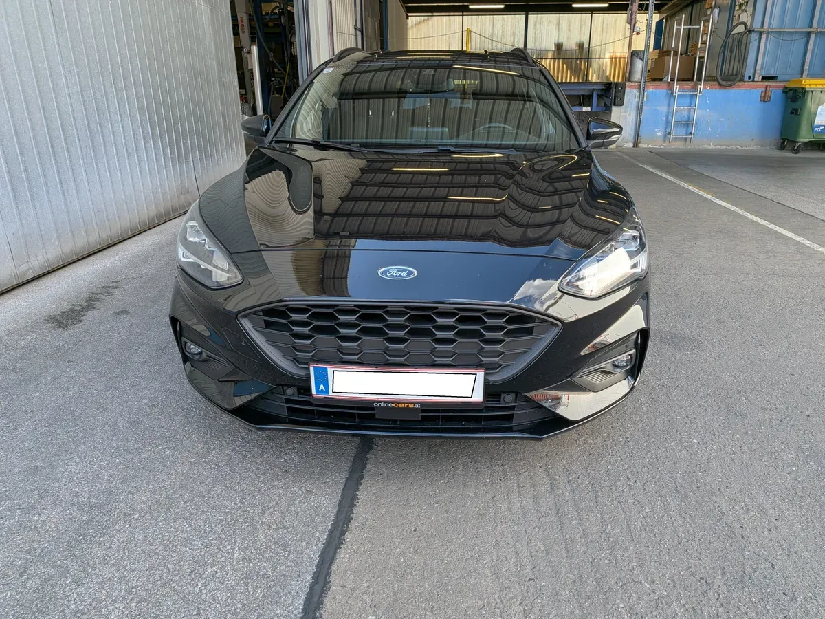 Ford Focus 2022 photo 2