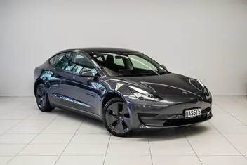 Tesla Model 3 2023 photo 2