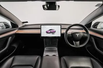 Tesla Model 3 2023 photo 4