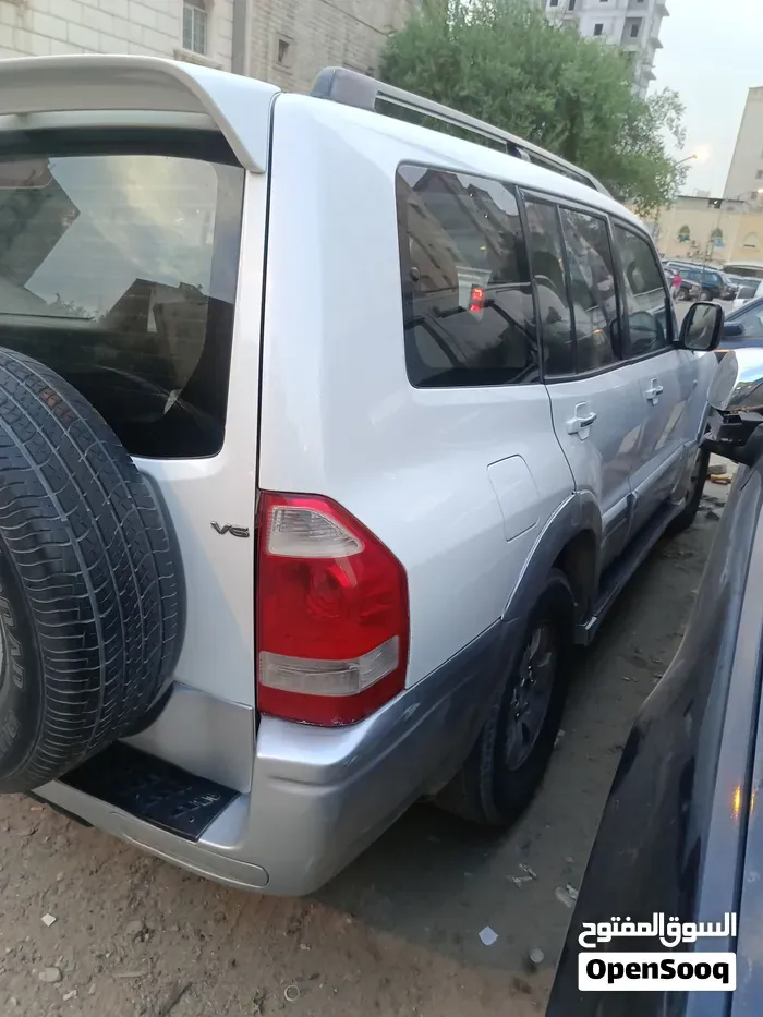 Mitsubishi Pajero 2006 photo 2