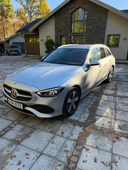 Mercedes-Benz C300 2024 photo 3