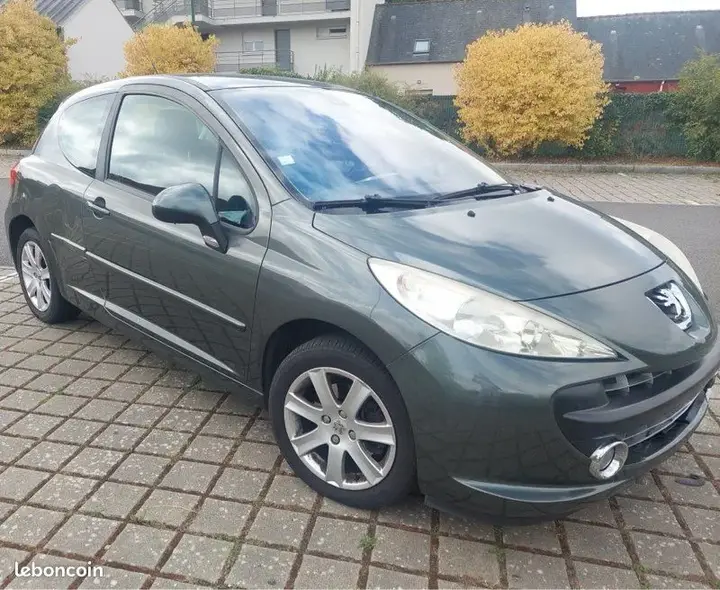 Peugeot 207 2007 photo 2