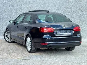 Volkswagen Jetta 2012 photo 3