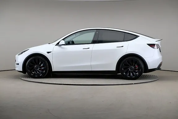 Tesla Model Y 2023 photo 4