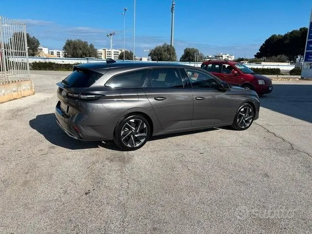 Peugeot 308 2022 photo 2