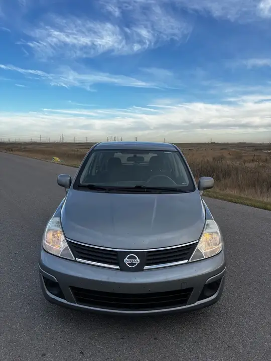 Nissan Versa 2008 photo 3