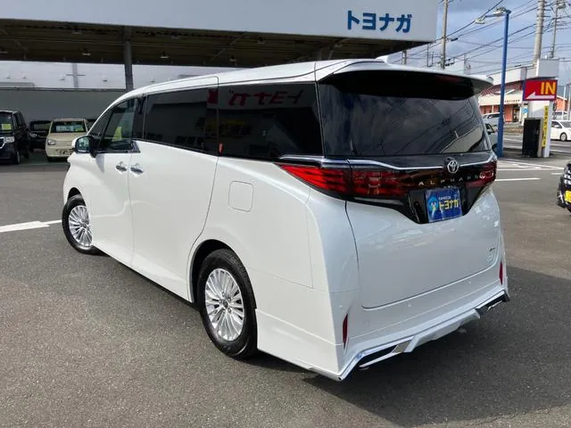 Toyota Alphard 2026 photo 5