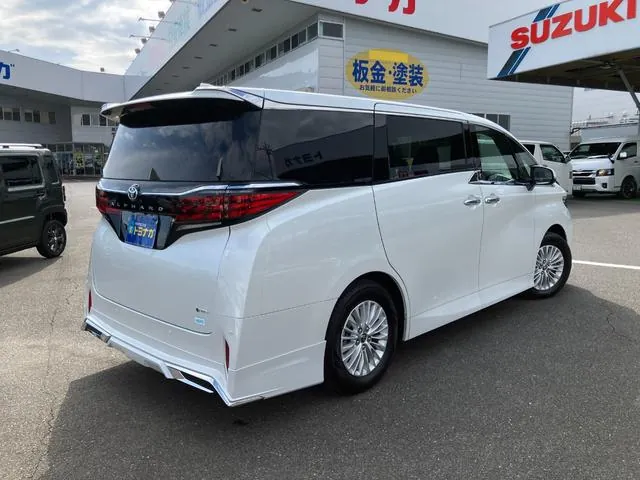Toyota Alphard 2026 photo 4