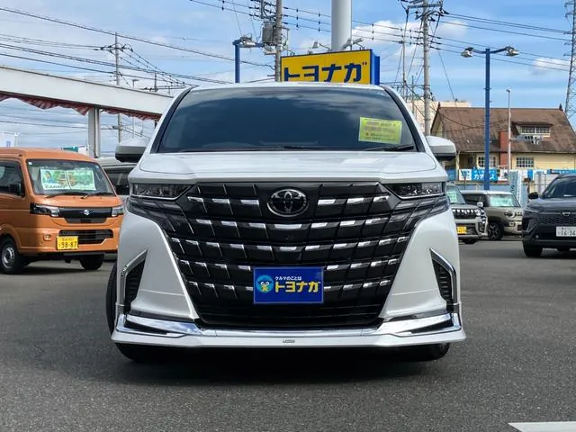 Toyota Alphard 2026 photo 3
