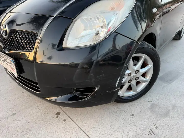 Toyota Yaris 2006 photo 2