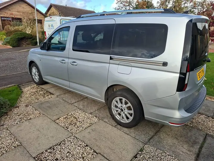 Ford Grand Tourneo Connect 2023 photo 2