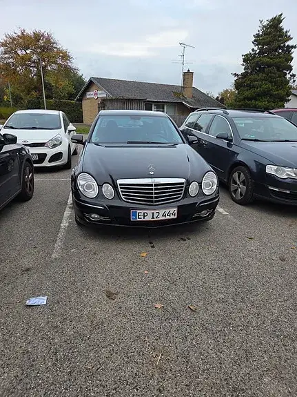 Mercedes-Benz E 320