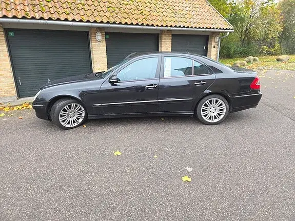Mercedes-Benz E 320 2006 photo 3