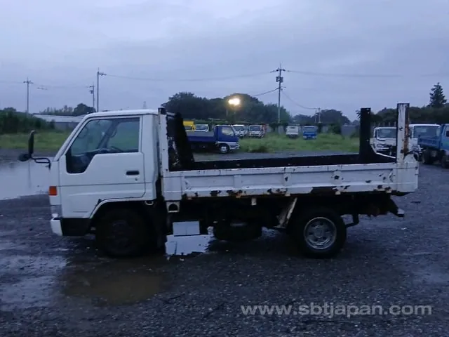 Toyota Dyna 2.0T Dump 1995 photo 3