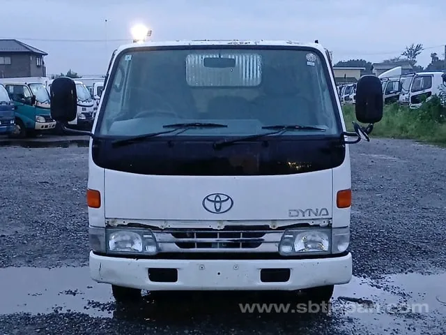 Toyota Dyna 2.0T Dump 1995 photo 4
