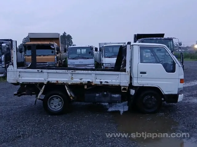 Toyota Dyna 2.0T Dump 1995 photo 2