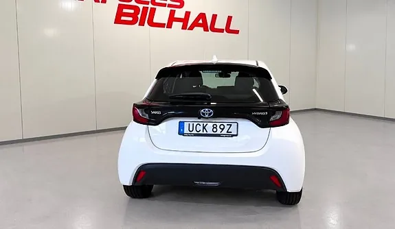 Toyota Yaris 2023 photo 2