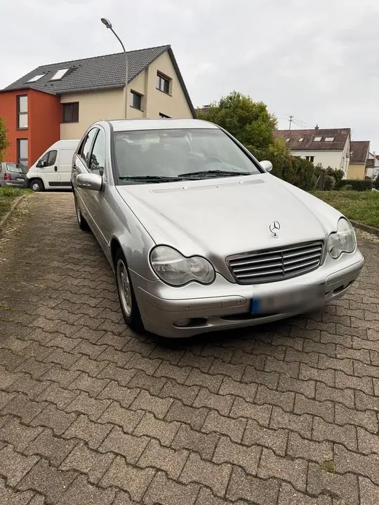 Mercedes-Benz C180
