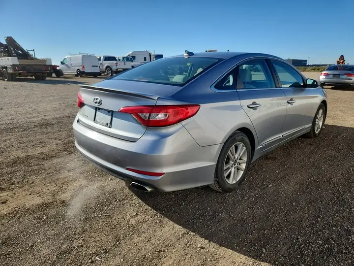 Hyundai Sonata 2015 photo 4