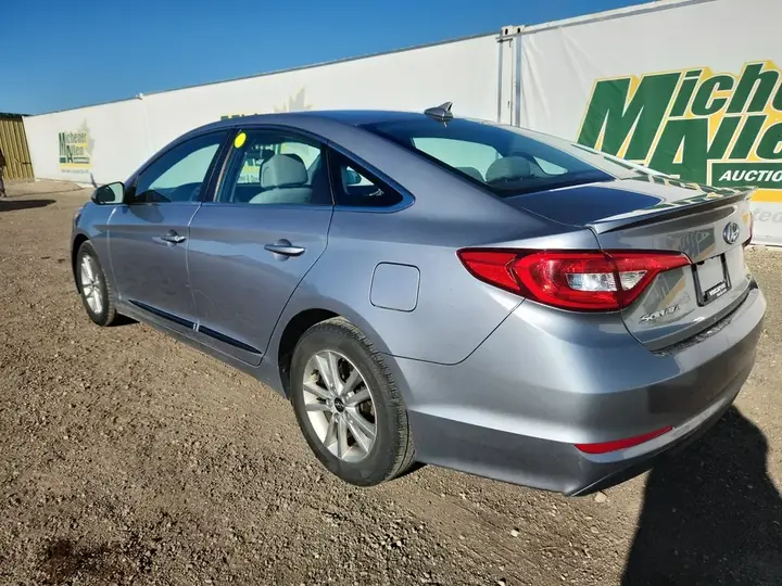 Hyundai Sonata 2015 photo 3