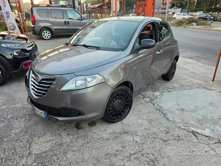 Lancia Ypsilon 2012 photo 3