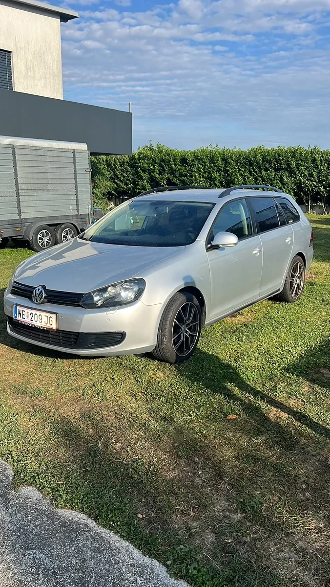 Volkswagen Golf 2011 photo 2