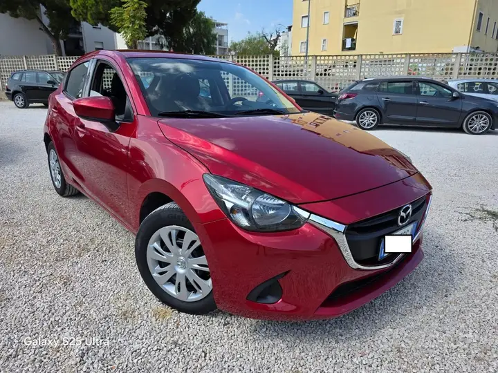 Mazda Mazda2 2017 photo 3