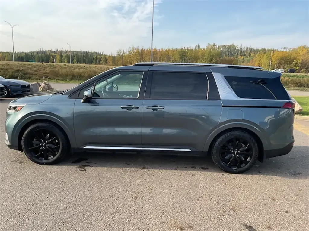 Kia Carnival 2023 photo 2