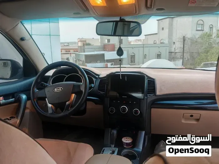 Kia Sorento 2010 photo 2
