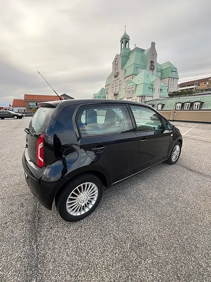 Volkswagen Up 2013 photo 4