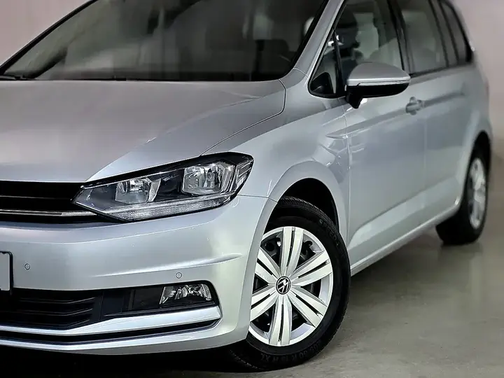 Volkswagen Touran 2023 photo 3