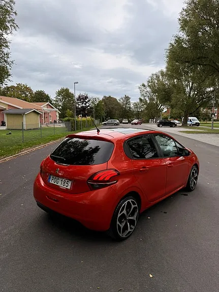 Peugeot 208 2016 photo 5